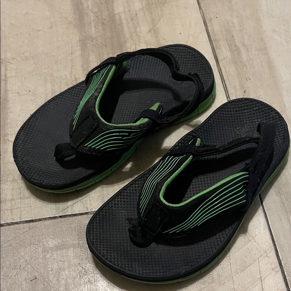 Nike Sandals, LL Bean Sneakers, and Black & Green Sandals - kids 7/8 - Picture 9 of 11